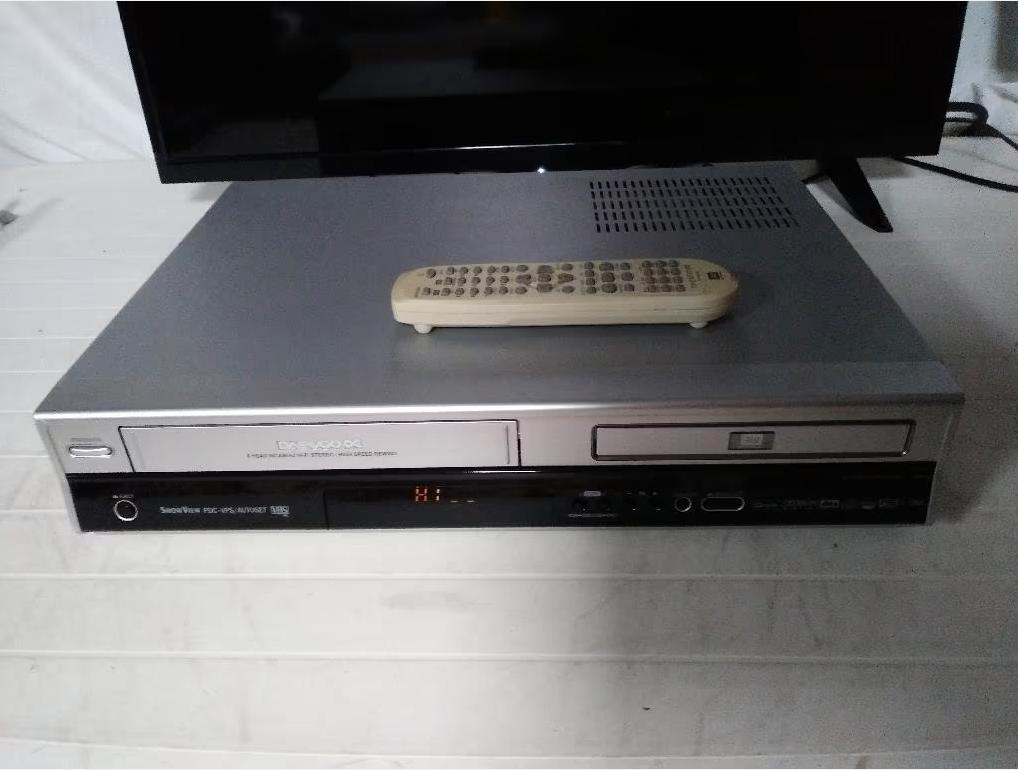 Daewoo DFX-6705 kopieer combi DVD recorder/VHS recorder, Ophalen of Verzenden, Zo goed als nieuw, VHS-speler of -recorder