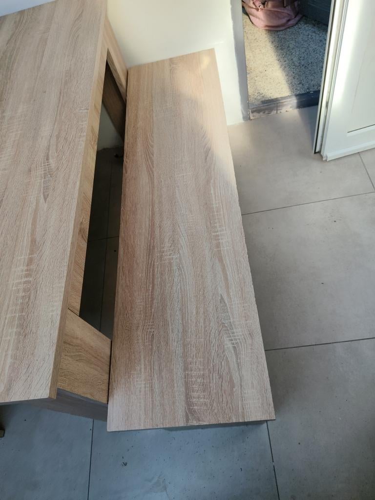 Table de cuisine sale a manger