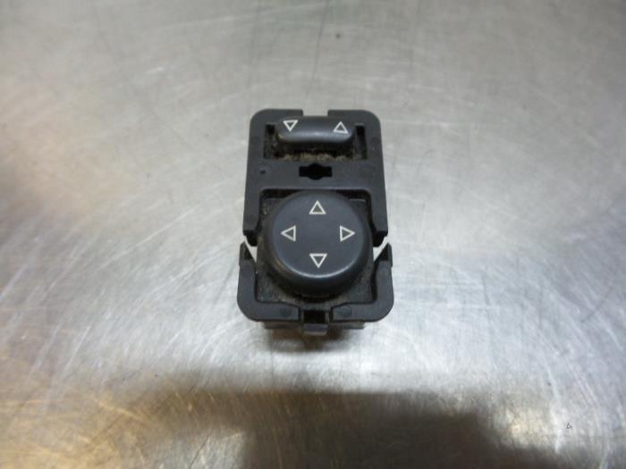 Commutateur rétroviseur d'un Peugeot 406 (406 95-), Autos : Pièces & Accessoires, Tableau de bord & Interrupteurs, Peugeot, Utilisé