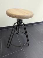 Industrieel krukje - Hoogte verstelbaar, Ophalen, In hoogte verstelbaar, Zo goed als nieuw, IJzer
