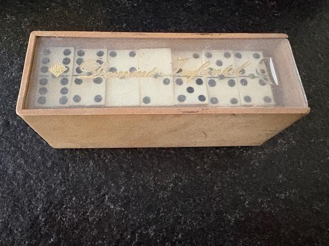 Spel Domino infantil, Ophalen of Verzenden, Zo goed als nieuw