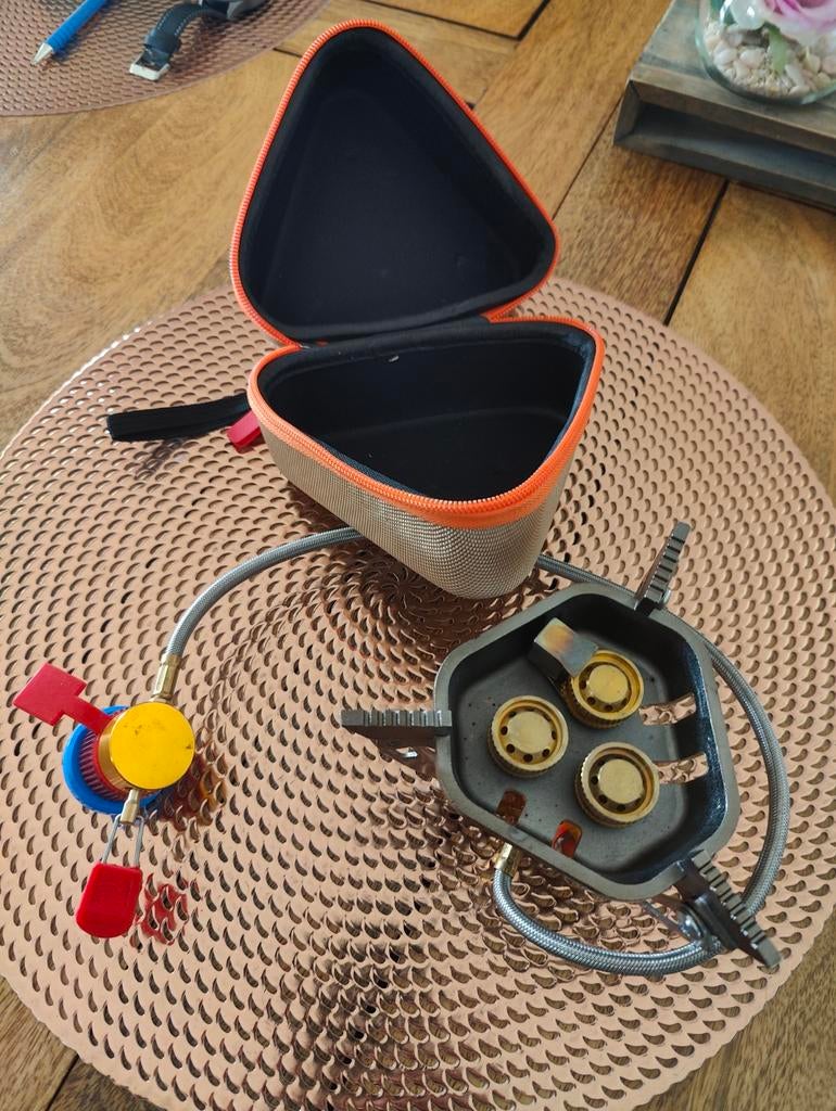 Réchaud gaz camping portable + accessoires – Très bon état