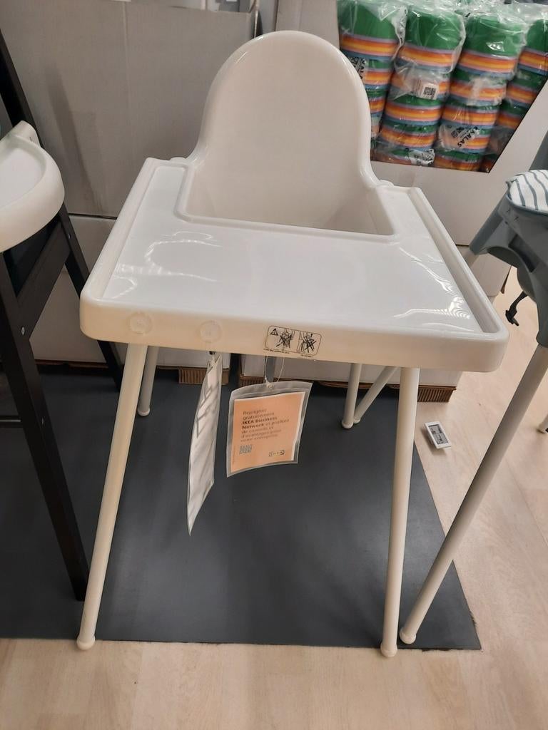 Chaise haute Ikea H.90 cm avec ceinture et tablette, Enlèvement