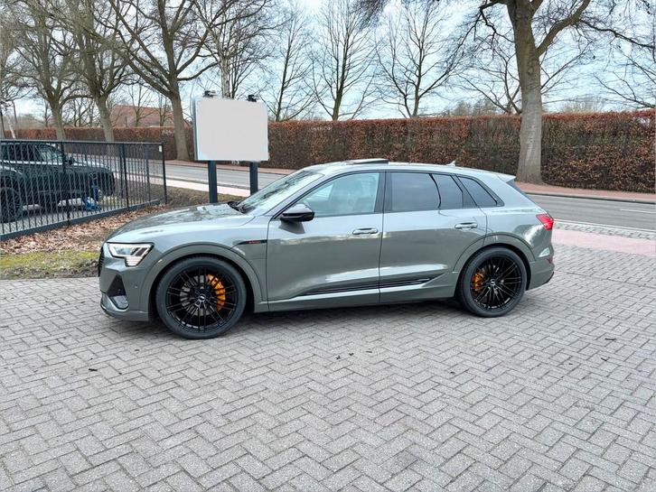 Q8 e-tron 55 black edition 23inch 2x s-line !! Garantie, Autos, Audi, Particulier, e-tron, 4x4, Électrique, Gris, Enlèvement