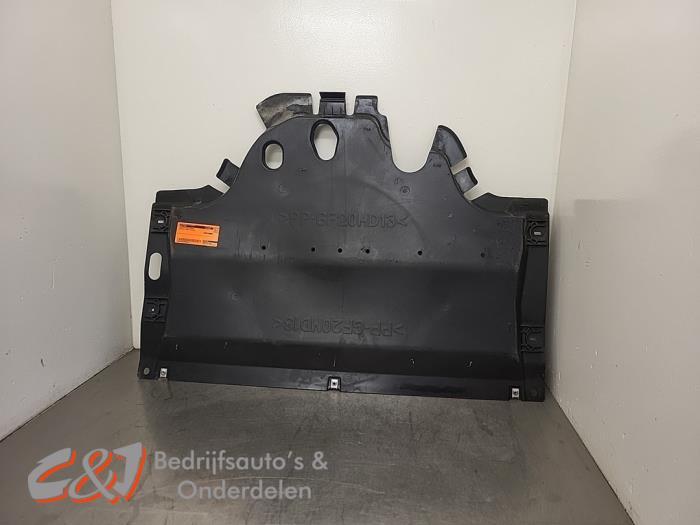 Plaque de protection sol d'un Renault Trafic, Renault, -, 3 mois de garantie, Utilisé