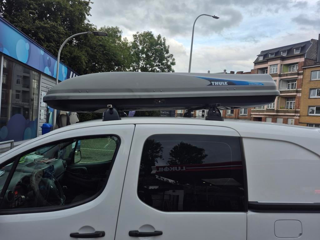 Box de toit a vendre de la marque Thule en bonne état, Enlèvement