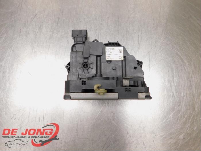 Serrure portière mécanique 4portes avant droite d'un Fiat, Autos : Pièces & Accessoires, -, 3 mois de garantie, Utilisé, Fiat