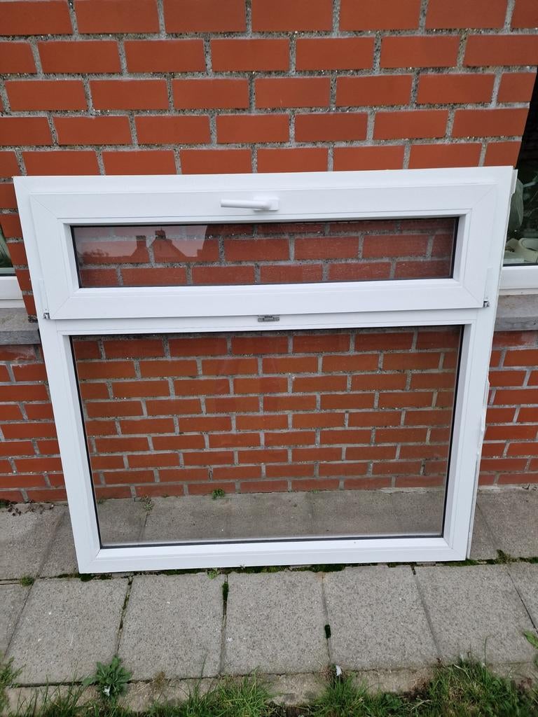 Pvc raam, Overige materialen, Raamkozijn, Zo goed als nieuw, Inclusief glas