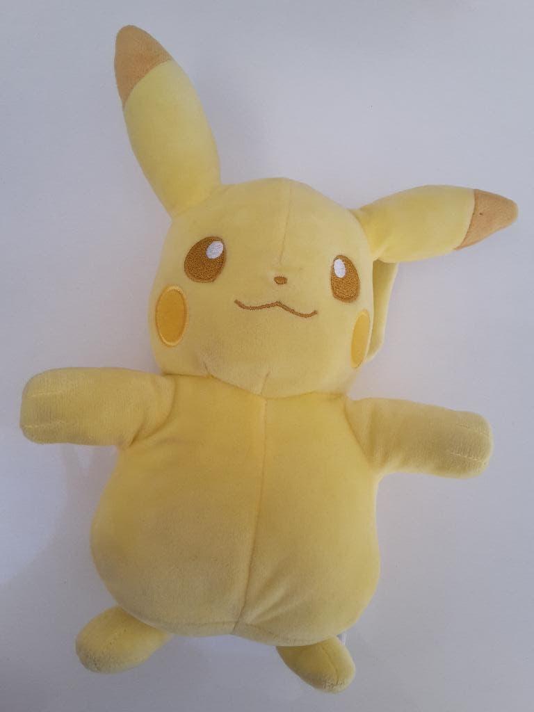 Nieuwe schattige Pikachu knuffel van Pokémon, 25 cm, Geel, Ophalen of Verzenden, Zo goed als nieuw, Middelgroot (20 tot 80 cm)