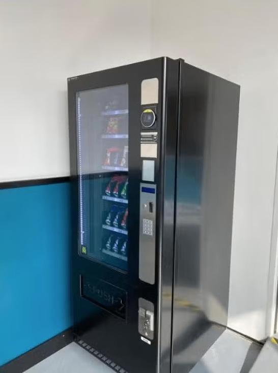 Vendo SVE 700/710 | Snack en drankautomaat refurbished, Verzamelen, Automaten | Overige, Zo goed als nieuw, Ophalen