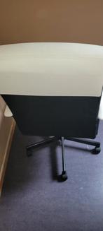 Goede en Grote bureau + bureaustoel, Huis en Inrichting, Bureaus, Ophalen, Bureau