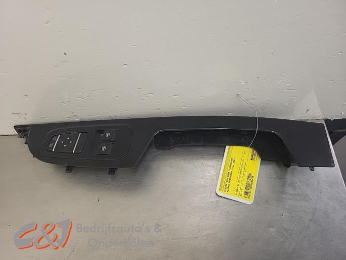 Elektrisch Raam Schakelaar van een Nissan Primastar, Gebruikt, -, -, Ophalen of Verzenden