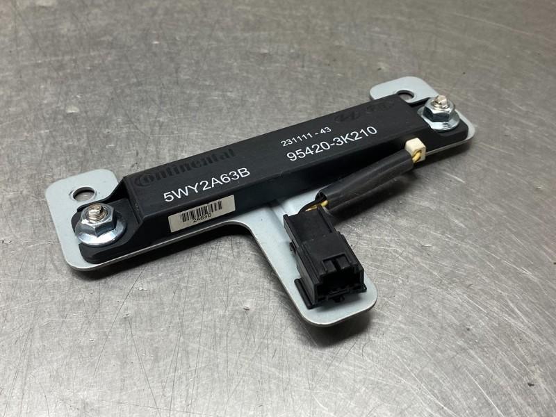 ANTENNE D'ACCÈS SANS CLÉ Kia Rio III (UB) (|954203K210|), Kia, Utilisé, Continental AG, Continental-Plaza 1
30175  Hannover, DE