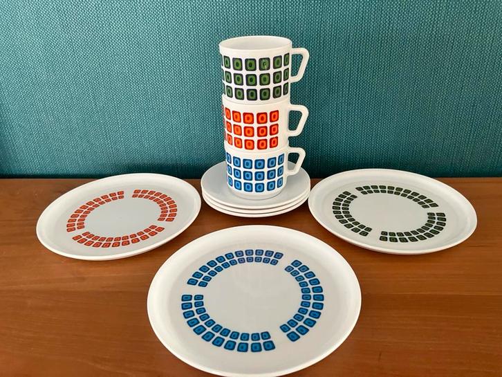 Arcopal square ontbijtset, Antiquités & Art, Antiquités | Services (vaisselle) complet, Enlèvement ou Envoi