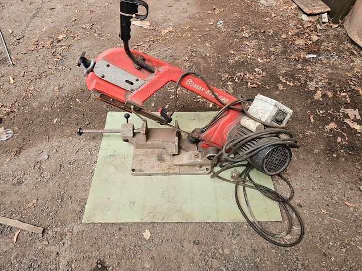 Scie à ruban Bomar STG 120, Bricolage & Construction, Outillage | Scies mécaniques, Scie à ruban, Enlèvement