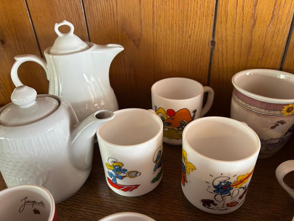 Mokken en koffie tassen, Ophalen