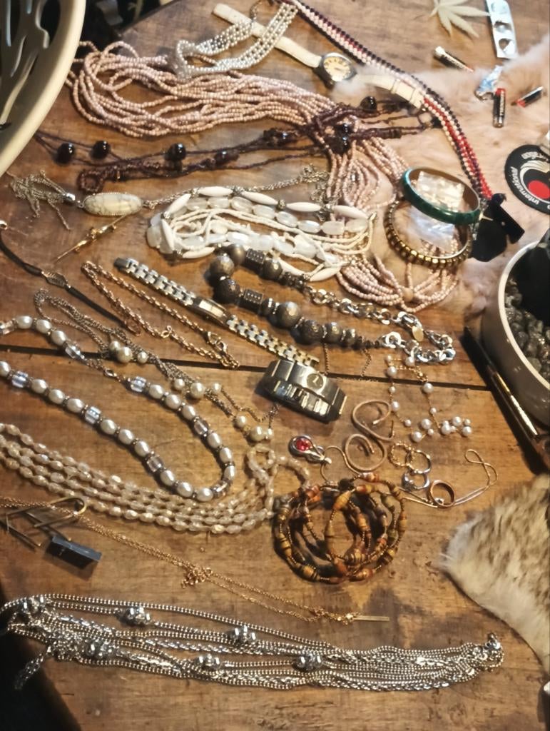 Lot de bijoux fantastiques en une seule fois, Bijoux, Sacs & Beauté, Enlèvement ou Envoi