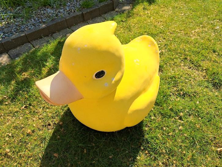 Decoratie eend voor buiten, Tuin en Terras, Tuinbeelden, Gebruikt, Dierenbeeld, Kunststof, Ophalen