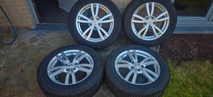 Velgen met banden 5x114.3mm 215/60 r17, Auto-onderdelen, Banden en Velgen, Band(en), Ophalen
