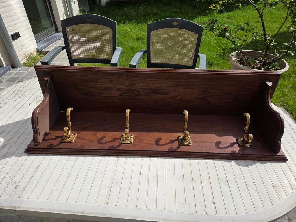 Porte-manteau avec étagère à chapeaux, Enlèvement