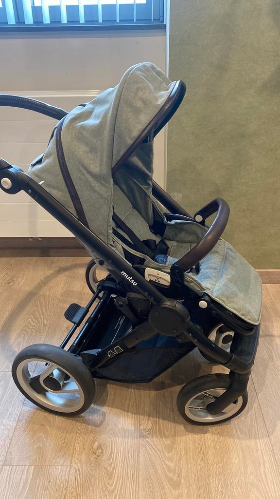 Mutsy Evo grey, Kinderen en Baby's, Kinderwagens en Combinaties, Gebruikt, Combiwagen, Mutsy, Met reiswieg, Verstelbare duwstang