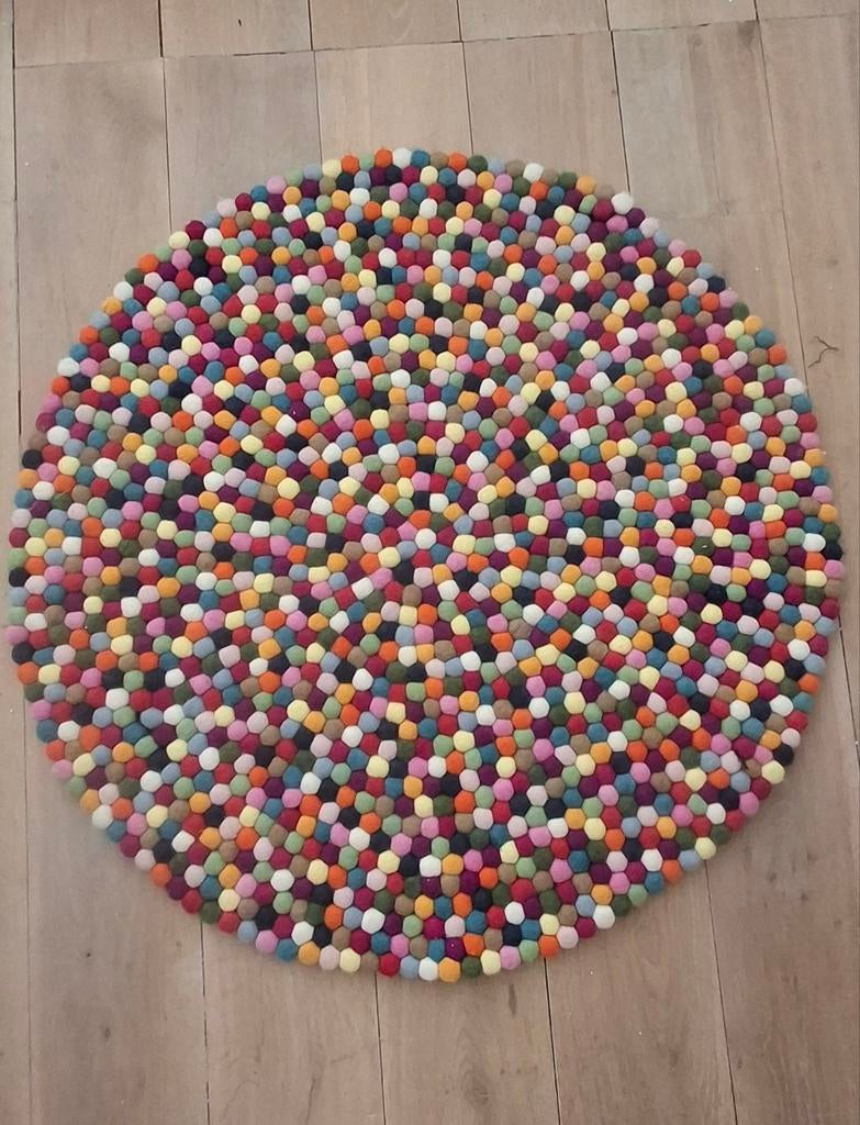 HAY tapijt pinocchio ( 90 cm ), Huis en Inrichting, Ophalen