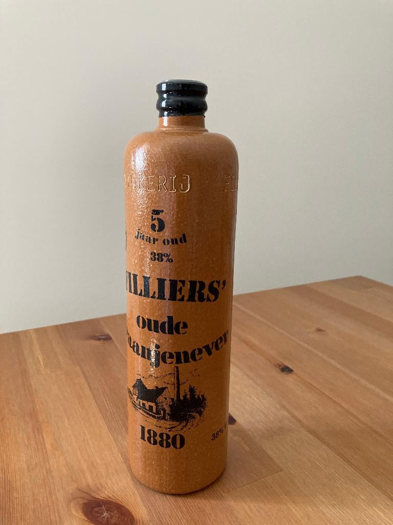 Oude graanjenever Filliers ongeopend, Ophalen