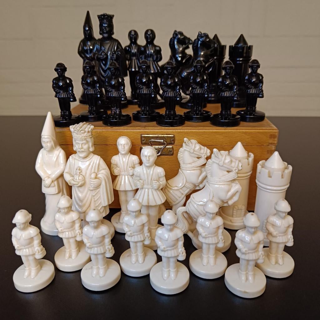 Pièces d'échecs Homas Ivora dans une boîte en bois., Enlèvement ou Envoi