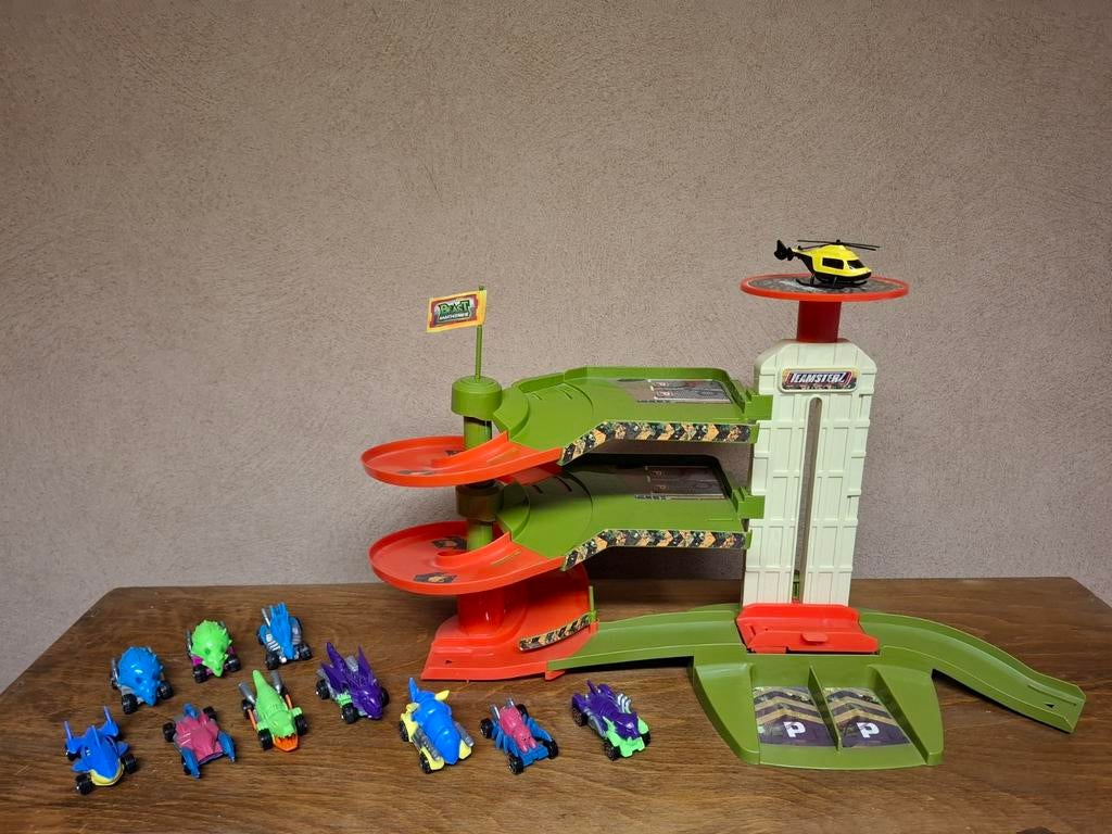 Autogarage inclusief autootjes en helikopter, Ophalen, Zo goed als nieuw, Jongen of Meisje