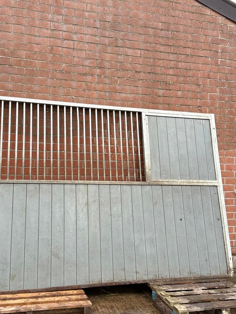 Paarden stallen laatste stuks !, Opfok