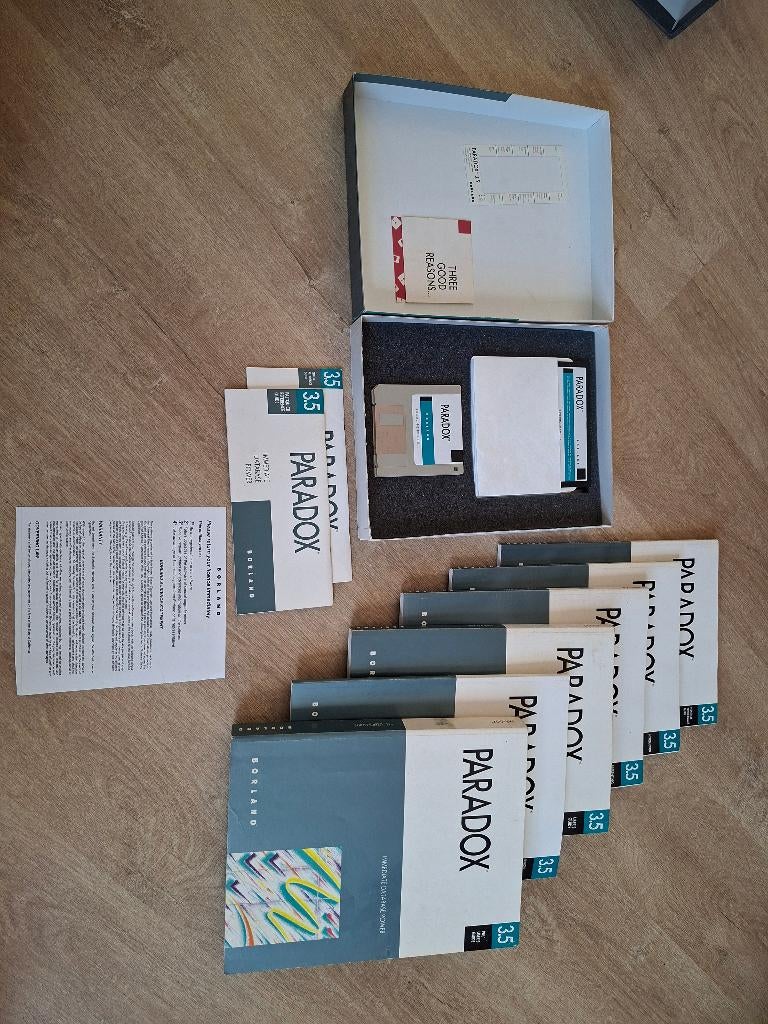 Borland Paradox 3.5, Informatique & Logiciels, Ordinateurs Vintage, Enlèvement, Borland