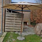 Parasol Toile beige et imitation bois + socle en béton, Enlèvement