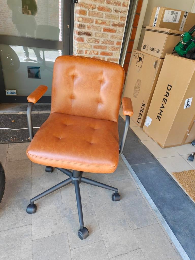 Chaise de bureau en cuir marron Ygo état neuf, Maison & Meubles, Enlèvement, Brun, Chaise de bureau