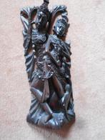 grande statue en bois de Bali, Enlèvement