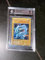 Yu-Gi-Oh! Blue-Eyes White Dragon SCR Beckett 9 Mint, Ophalen of Verzenden, Zo goed als nieuw