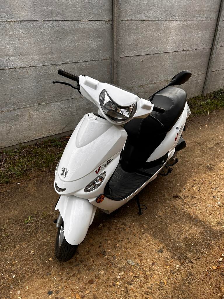 Peugeot V-clic, Fietsen en Brommers, Scooters | Peugeot, Gebruikt, Klasse B (45 km/u), Benzine, Ophalen