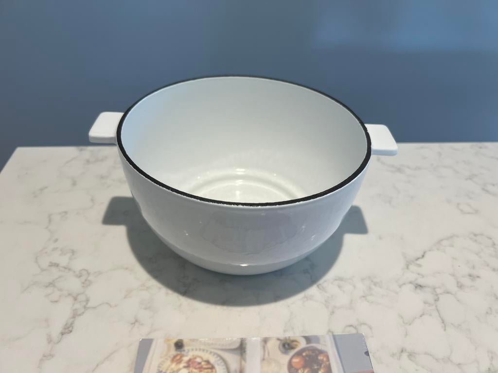 Nieuwe gietijzeren Nomar pan 16 cm wit,, Gietijzer, Nieuw, Ophalen of Verzenden, Keramische plaat