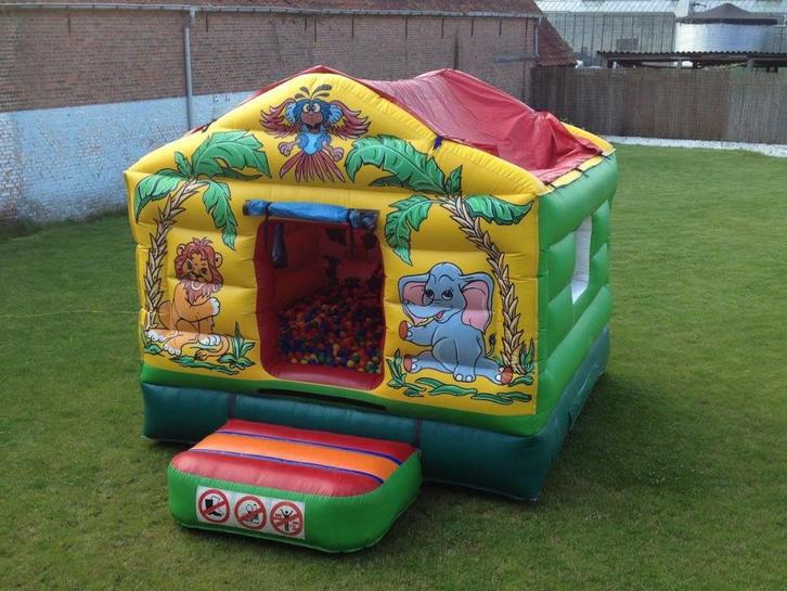 springkasteel huisje met ballenbad te koop, Hobby en Vrije tijd, Feestartikelen | Verhuur, Gebruikt, Ophalen