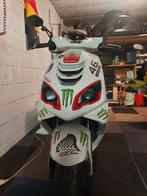 Scooter Peugeot noir et blanc, Vélos & Vélomoteurs, Scooters | Peugeot, Autres modèles, Enlèvement, Utilisé, Classe A (25 km/h)