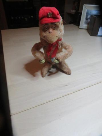 jouets ancien petit singe beschikbaar voor biedingen