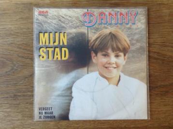 single danny de munck beschikbaar voor biedingen