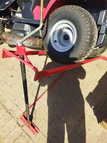 leve tracteur tondeuse beschikbaar voor biedingen