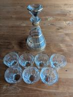 Glazen karaf met borrelglaasjes, Enlèvement