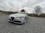 Alfa Romeo Giulia Competizione, Argent ou Gris, Carnet d'entretien, Berline, 5 portes