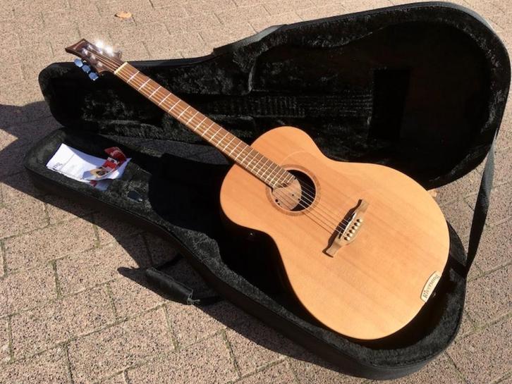 Riversong Trad CDN MAG Tradition Magagna + Softcase , Muziek en Instrumenten, Snaarinstrumenten | Gitaren | Akoestisch, Gebruikt