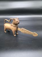 Middeleeuws hangslot bronzen leeuw, Antiek en Kunst, Ophalen, Brons