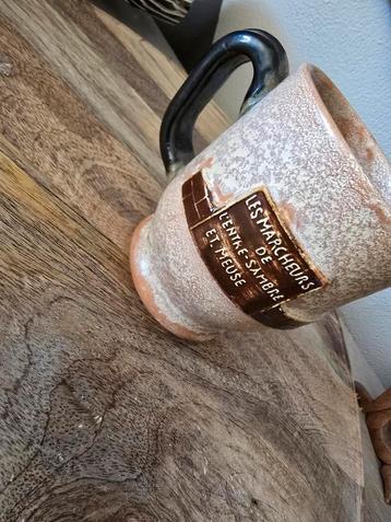 Hublet steengoed mok gesigneerd  beschikbaar voor biedingen