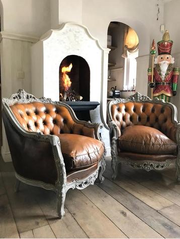 2 landelijke gepatineerde zetels beschikbaar voor biedingen