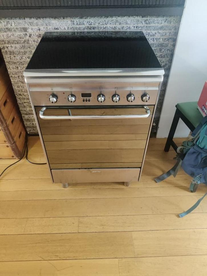 Gasfornuis vrijstaand SMEG, Elektronische apparatuur, Fornuizen, Gebruikt, Vrijstaand, Gas, 4 kookzones, 85 tot 90 cm, 45 tot 60 cm