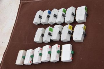 pinzekeringen 6  10 en 20 amp beschikbaar voor biedingen